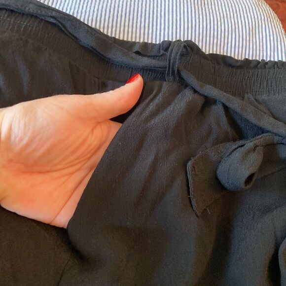 Know One Cares black paper bag tie waist full leg rayon viscose crops🌺 - Picture 6 of 9